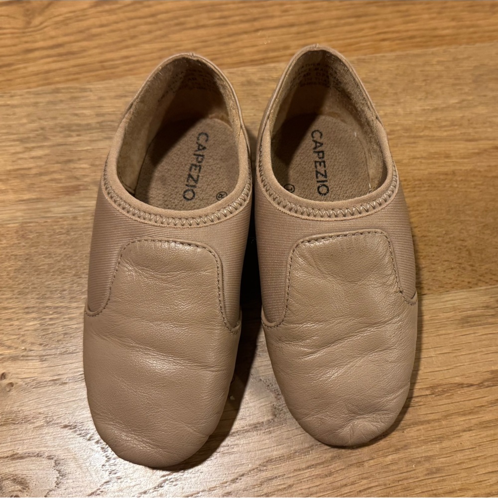 Capezio girls jazz shoes size 10